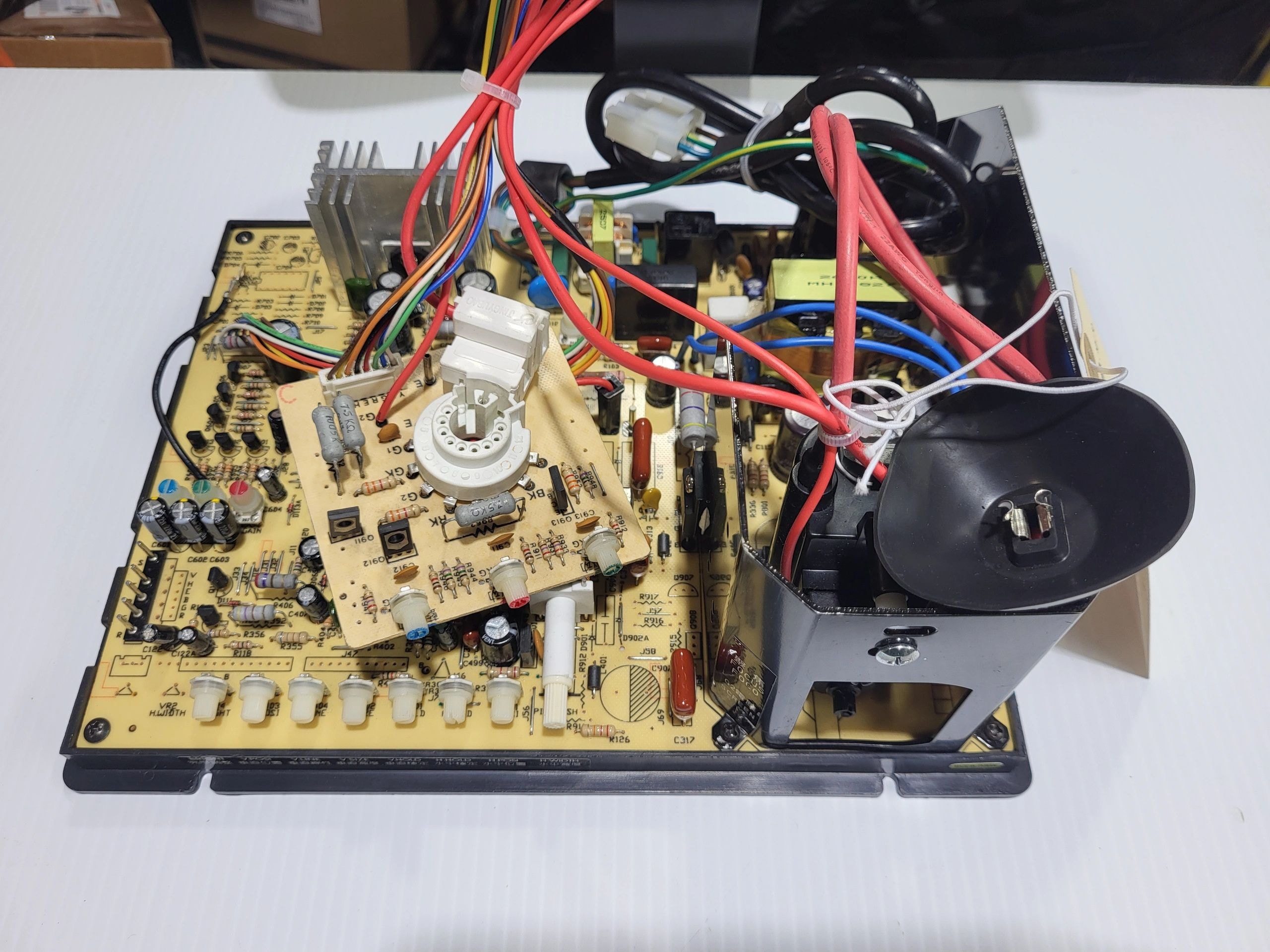 Wei-Ya 2620H — refurbished arcade monitor chassis